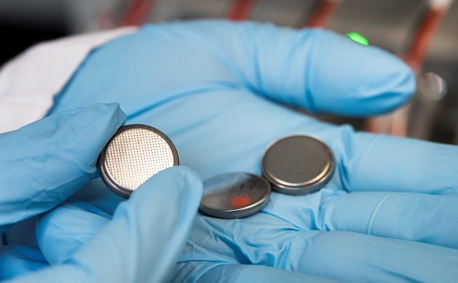 microsap_uk's tweet card. The promotion of electric cars has dramatically increased the demand for lithium-ion batteries. However, cobalt and nickel, the main cathode materials for the batteries, are not abundant. If the...
