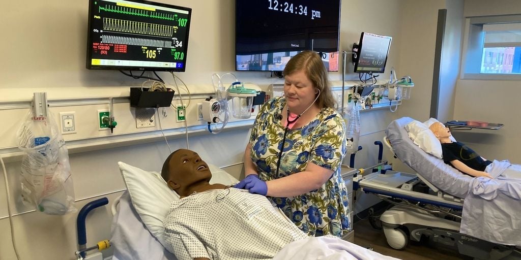 CrainsChicago's tweet card. A University of Illinois Chicago simulated hospital floor is ready to approximate medical dramas that, in real life, play out every hour of every day of the week.