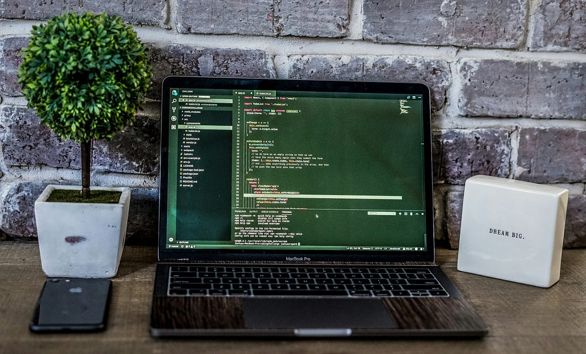 CodeZri's tweet card. How massive open-source projects began their journeys as simple, experimental projects