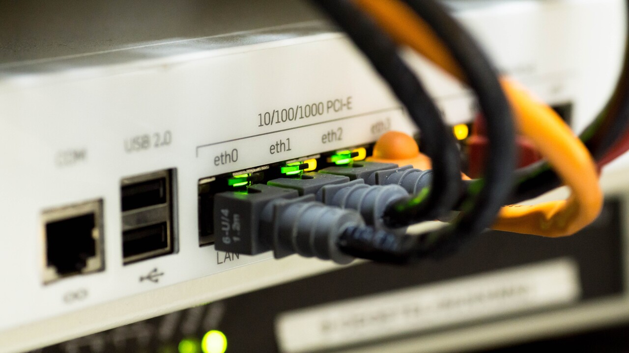 ComputerBase's tweet card. 1&1 hat DSL-Anschlüsse im Verfügbarkeitscheck als „Glasfaser-DSL“ beworben. Irreführende Werbung, sagen Verbraucherschützer.