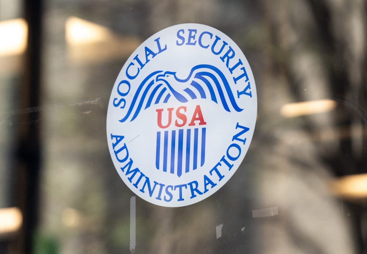 SocSecBlog's tweet card. Offices in California, Texas, New York and other states are updating their hours or capabilities amid the shutdown.
