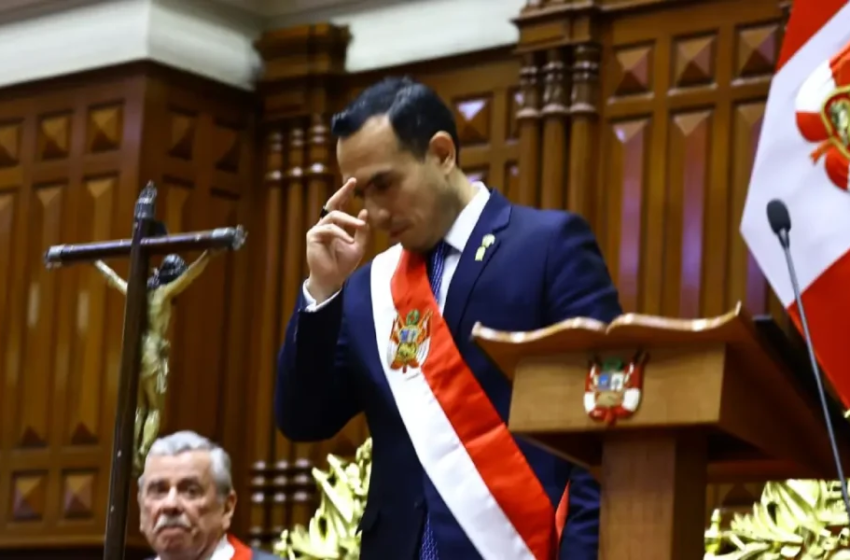 CPP_CIUDADANOS's tweet card. José Jerí, presidente del Perú, asume el poder con acciones firmes y promesas de unidad nacional. Su liderazgo busca devolver estabilidad y esperanza al país.
