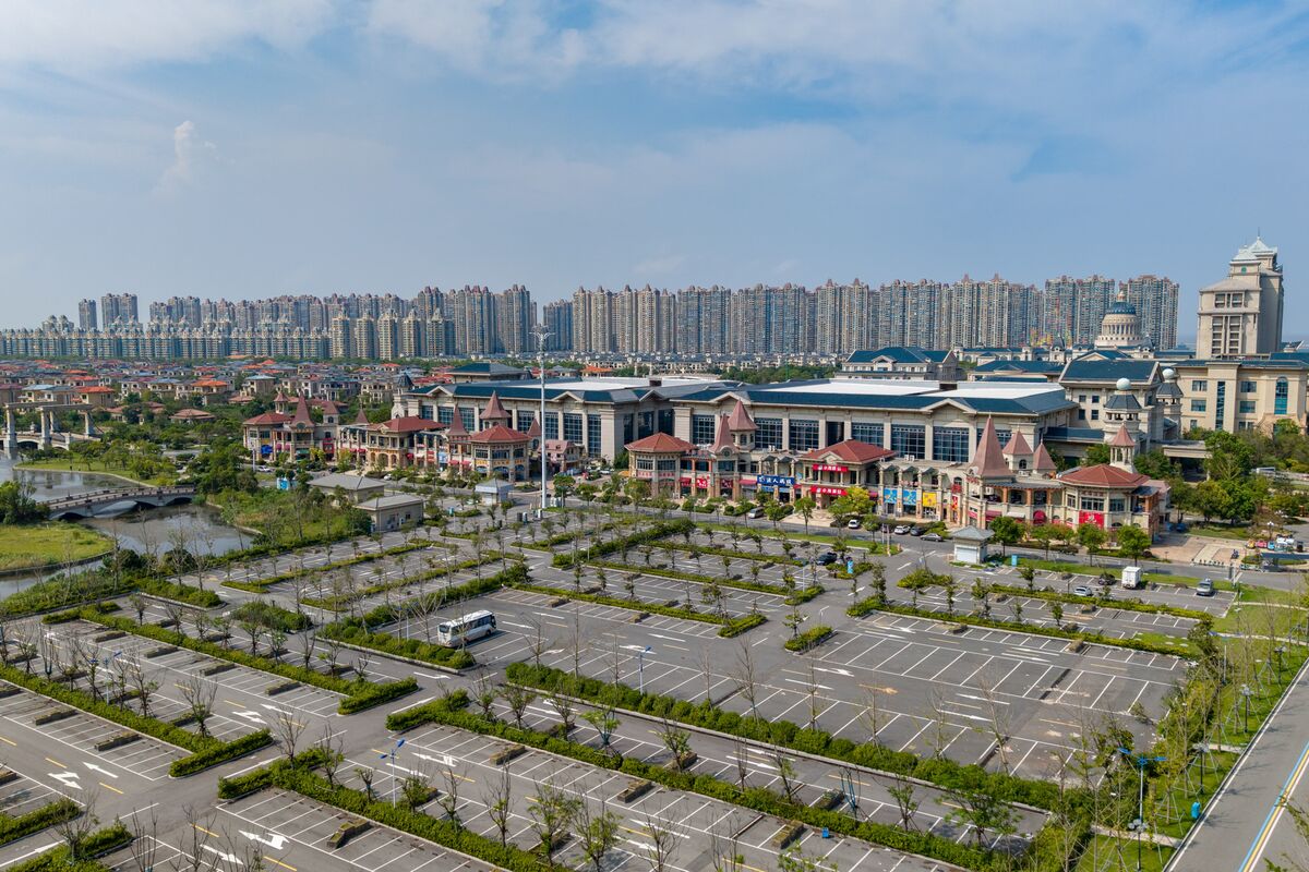 AlephBlogDM's tweet card. Many foreign investors are stuck with real estate assets that are increasingly difficult to sell.