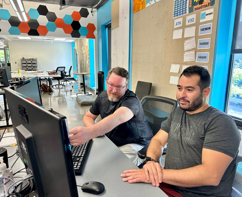 EvergreenJourn's tweet card. Paired programming can transform your software development practice. Learn more about how Menlo Innovations has embraced and elevated paired programming.
