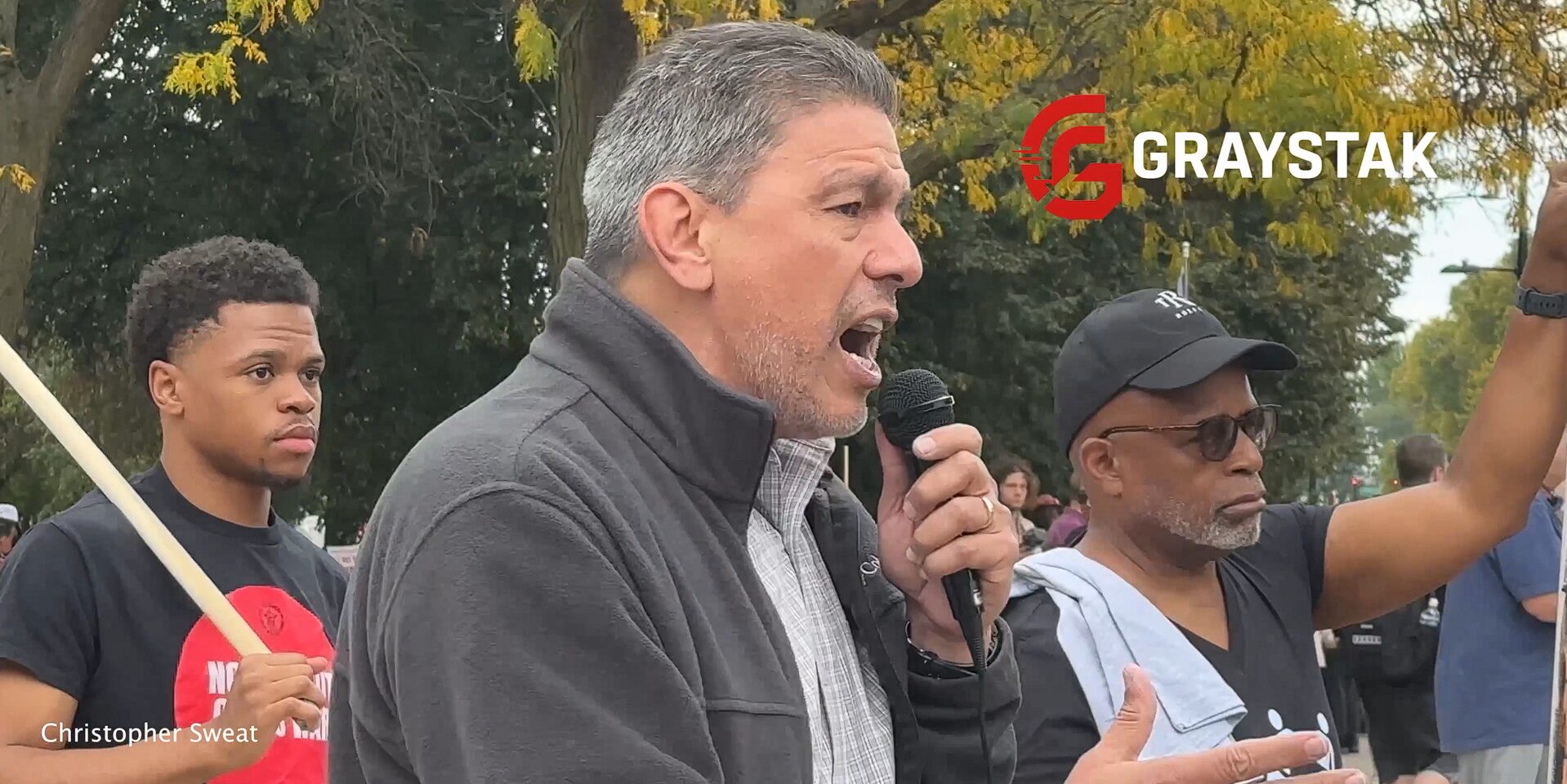 ForMotionCreatv's tweet card. PULSE POINTS❓WHAT HAPPENED: A speaker at a “No Kings” rally in Chicago was recorded calling for the murder of federal immigration agents, sparking calls for investigation.👤WHO WAS INVOLVED: The...