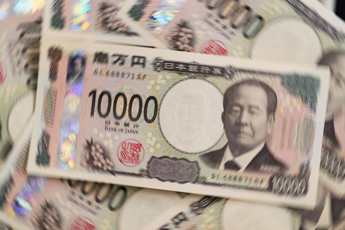 FX_Button's tweet card. The yen is starting July with history on its side, having rallied this month for the last five years.