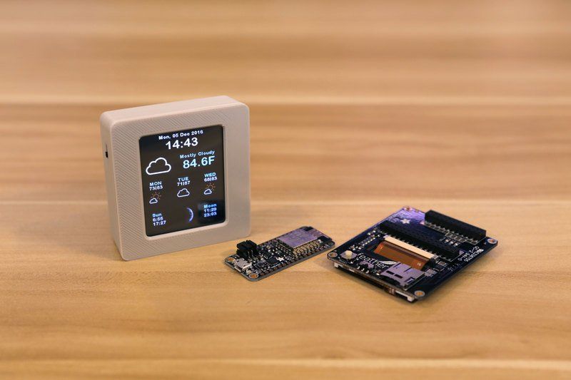 Arduino_Genuino's tweet card. Tutorial de Adafruit en el que nos enseñarán cómo hacer una estación meteorológica arduino portátil con WiFi y pantalla totalmente funcional