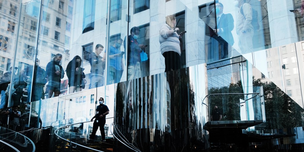 TangoCode's tweet card. “We believe that Apple should encourage, not prohibit, flexible work to build a more diverse and successful company where we can feel comfortable to ‘think different’ together,” the petition says.