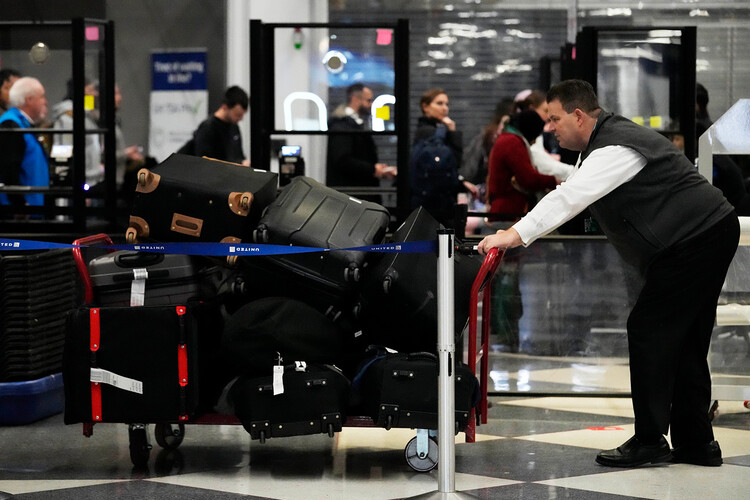 YetAnotherSQL's tweet card. United Airlines lost Sandra Shuster's bag on a trip from Baltimore to Denver. But when the airline said they couldn't find it, she tracked it to Chicago, using an AirTag — and then flew to get it.