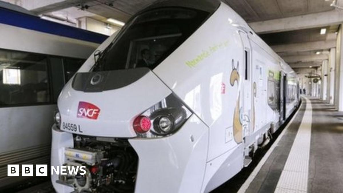 learntesting's tweet card. The French train operator SNCF has discovered that 2,000 new trains it ordered at a cost of 15bn euros are too wide for many regional platforms.