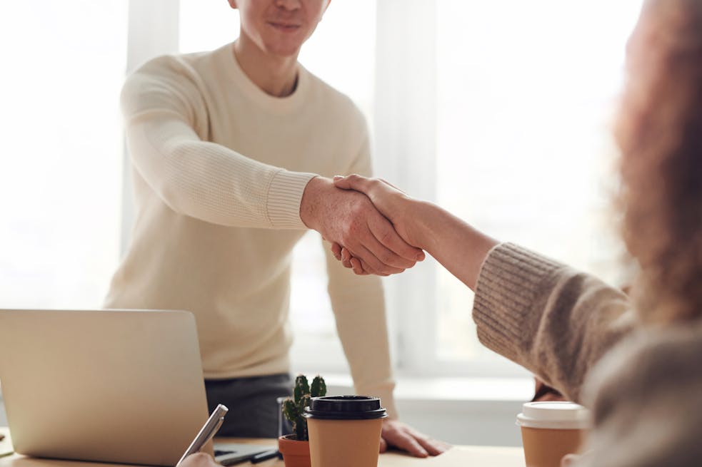 blogrecode's tweet card. Discover what to look for in brand partnerships with this honest guide. Learn red flags, negotiation tips, and how to choose the right partner.