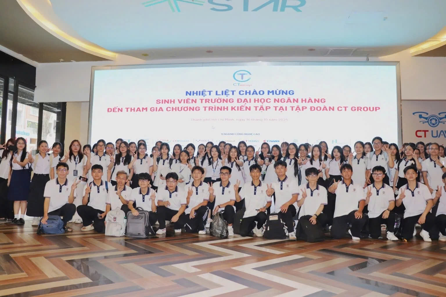 CTModulex1's tweet card. On October 16, more than 400 students from Ho Chi Minh University of Banking (HUB) – members of the Elite Class and High-Quality programs