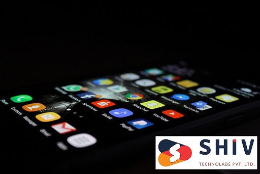 TechPlanetToday's tweet card. React Native is a popular JavaScript framework developed by Facebook for building cross-platform mobile applications. Web developers can now write mobile applications that look and feel truly “n...