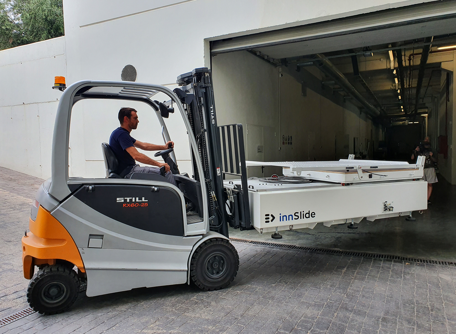 SafeloadTesting's tweet card. Discover the first compact load stability tester, the innSlide Boomerang—portable, robust, and fully compliant with EUMOS 40509:2020.