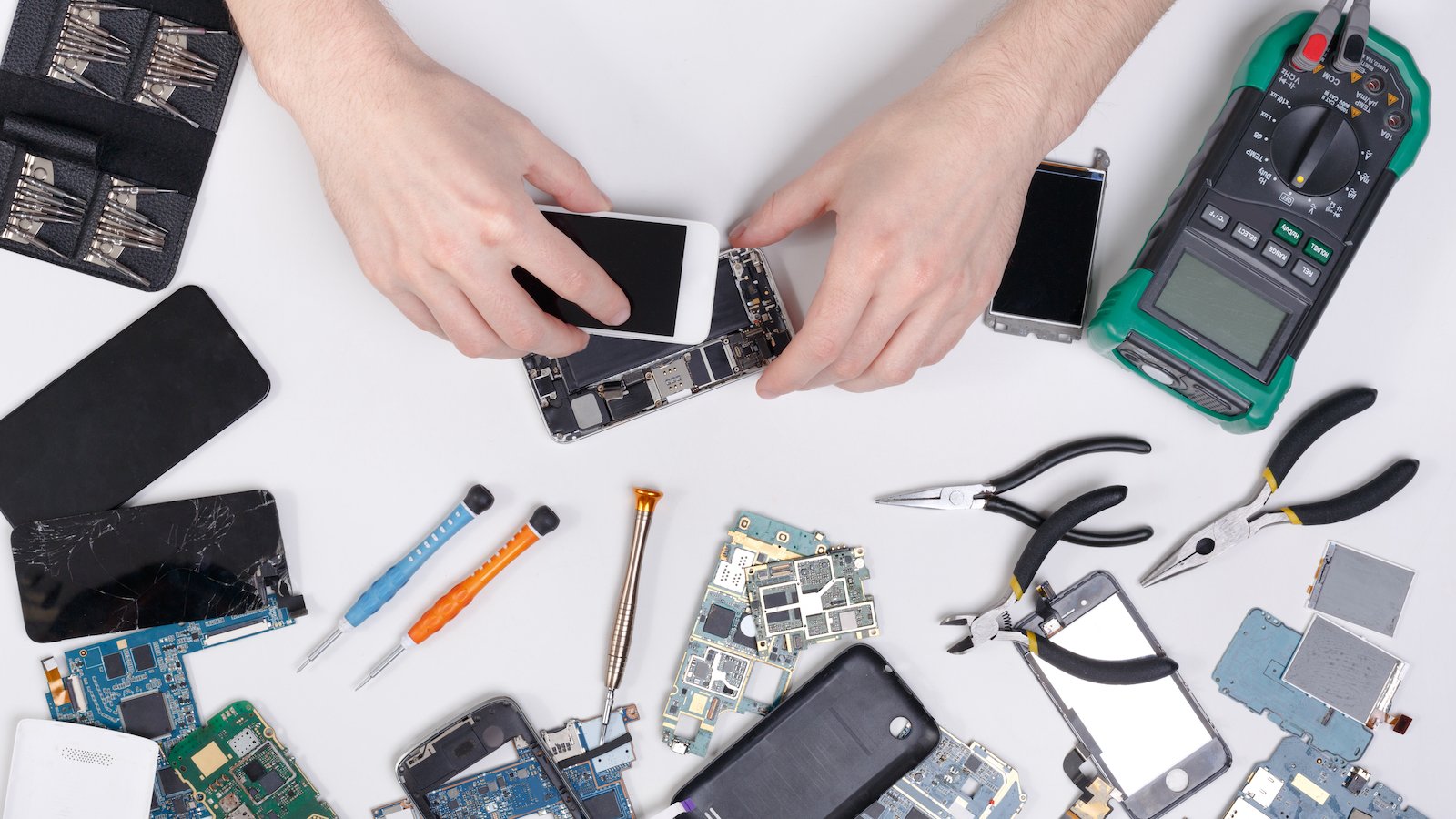 nProctor's tweet card. On Tuesday, the Oregon Senate passed Senate Bill 1596 with a vote of 25-5, getting Oregonians one step closer to being able to fix our personal electronics and household appliances.