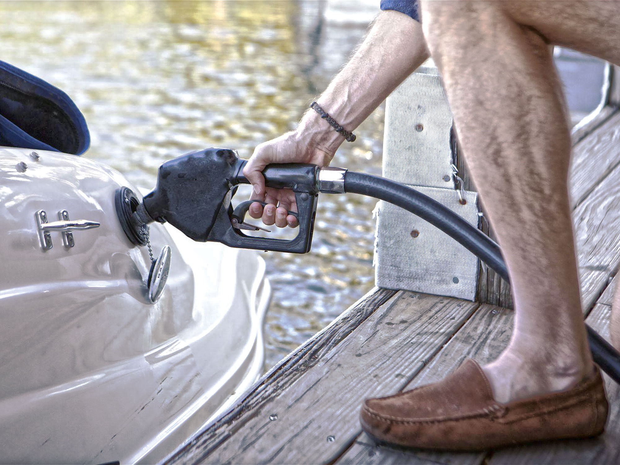 CompassPrograms's tweet card. Filling your boat at the fuel dock seems like a routine task, but there are things you should do to minimize accidents and maximize safety.
