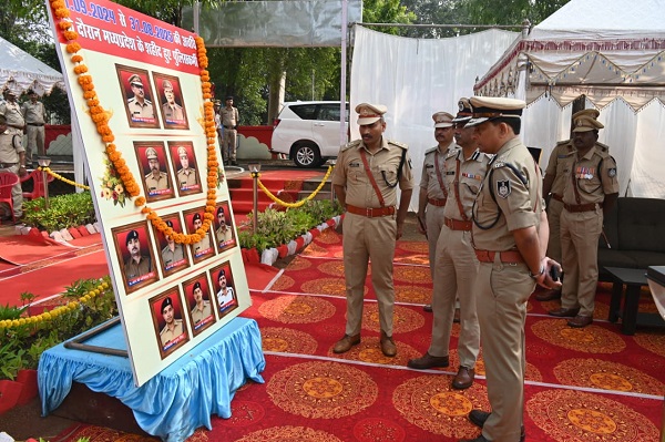 PalpalIndia's tweet card. एमपी के जबलपश्ुर में आज आयोजित पुलिस स्मृति दिवस पर पुलिस अधिकारियों व कर्मचारियों ने देश की सुरक्षा के लिए अपने प्राणों का बलिदान देने वाले.