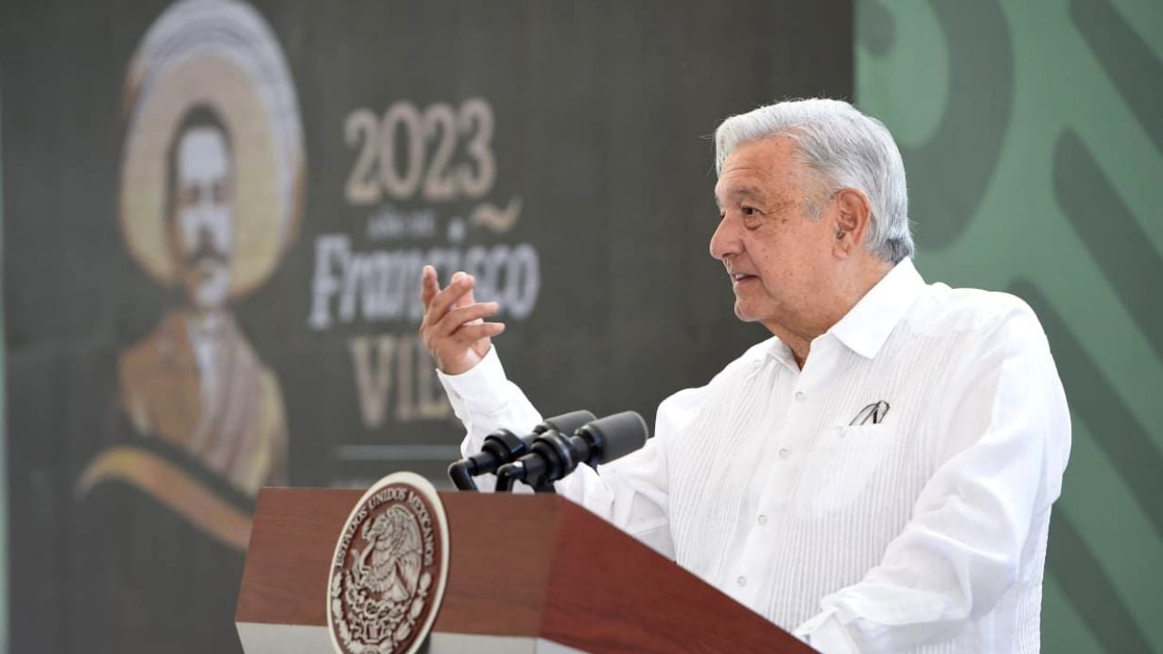 latinus_us's tweet card. AMLO reconoce que no ha visitado colonias en Acapulco para no exponerse a mentadas de “provocador...