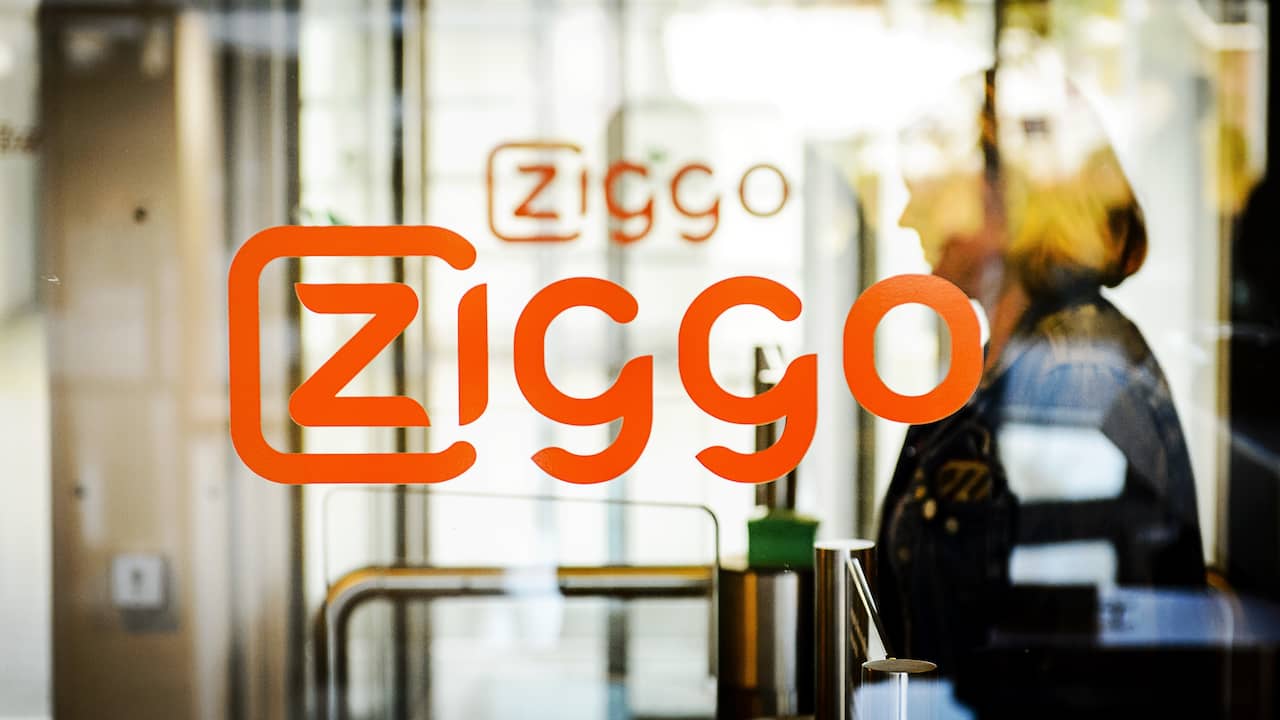 fredvanhorst's tweet card. De komst van glasvezelnetwerken heeft Ziggo in de afgelopen jaren honderdduizenden klanten gekost. Daarnaast joeg de provider onbedoeld klanten weg met impopulaire maatregelen zoals prijsverhogingen...