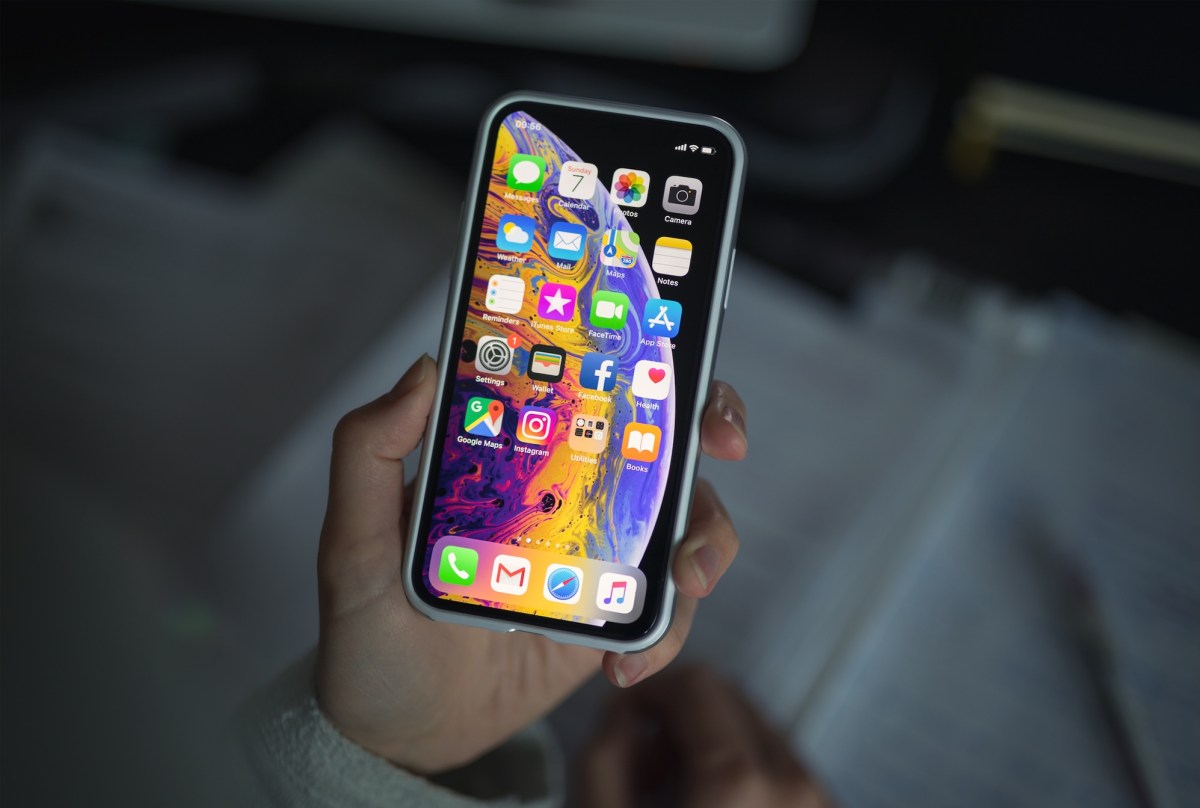 lorenzofb's tweet card. A developer at Trenchant, a leading Western spyware and zero-day maker, was suspected of leaking company tools and was fired. Weeks later, Apple notified him that his personal iPhone was targeted...