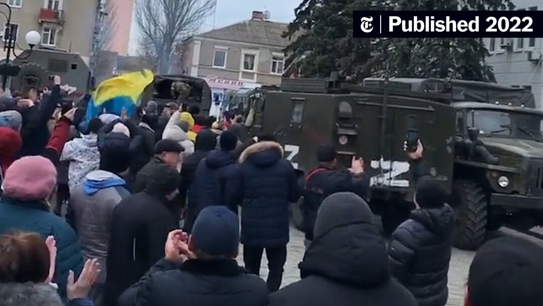 jeffburnside's tweet card. Ukrainian civilians protest Russian troops who occupied a coastal city. (Published 2022)