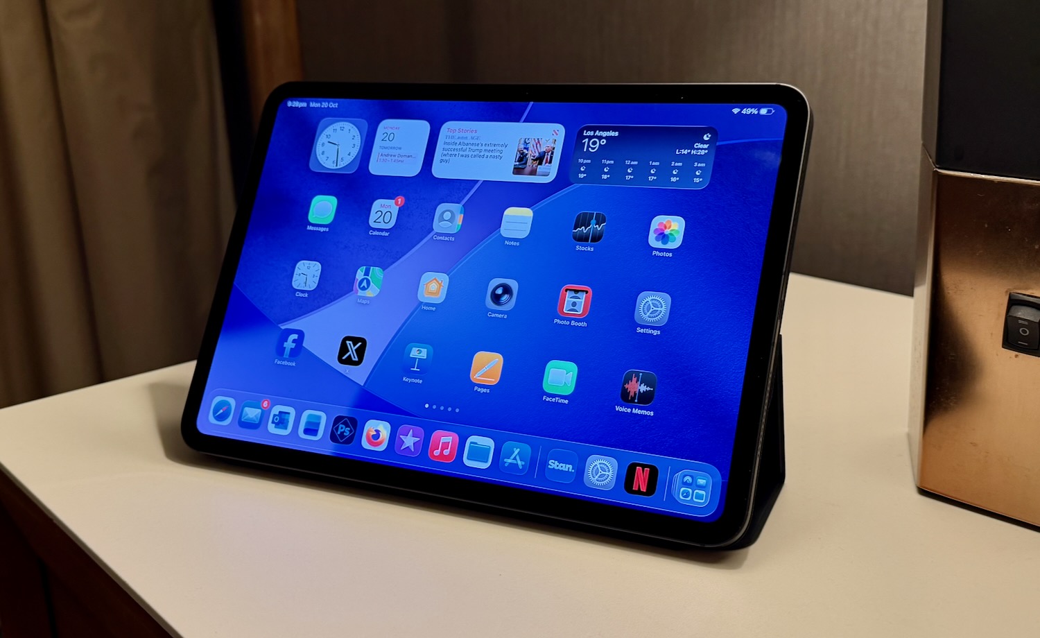 TechGuideAU's tweet card. 100% VERDICT RATING Pros Remarkable thin and light design M5 performance boost Great battery life Amazing speed and multitasking Excellent gaming performance Cons Expensive Apple has done it again....