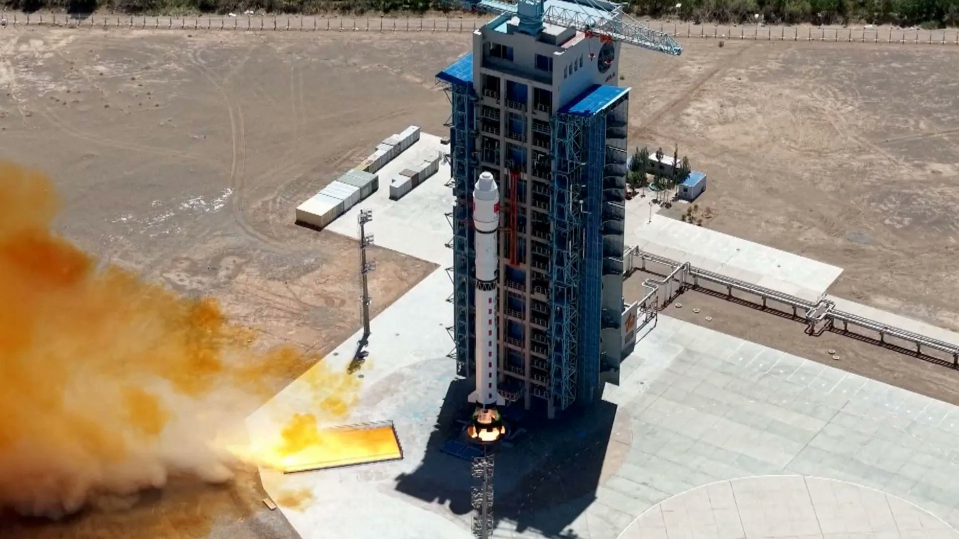 Inspenetnetwork's tweet card. China launched a group of 12 satellites aboard a Long March-2D carrier rocket, deploying a Space Computing Center.