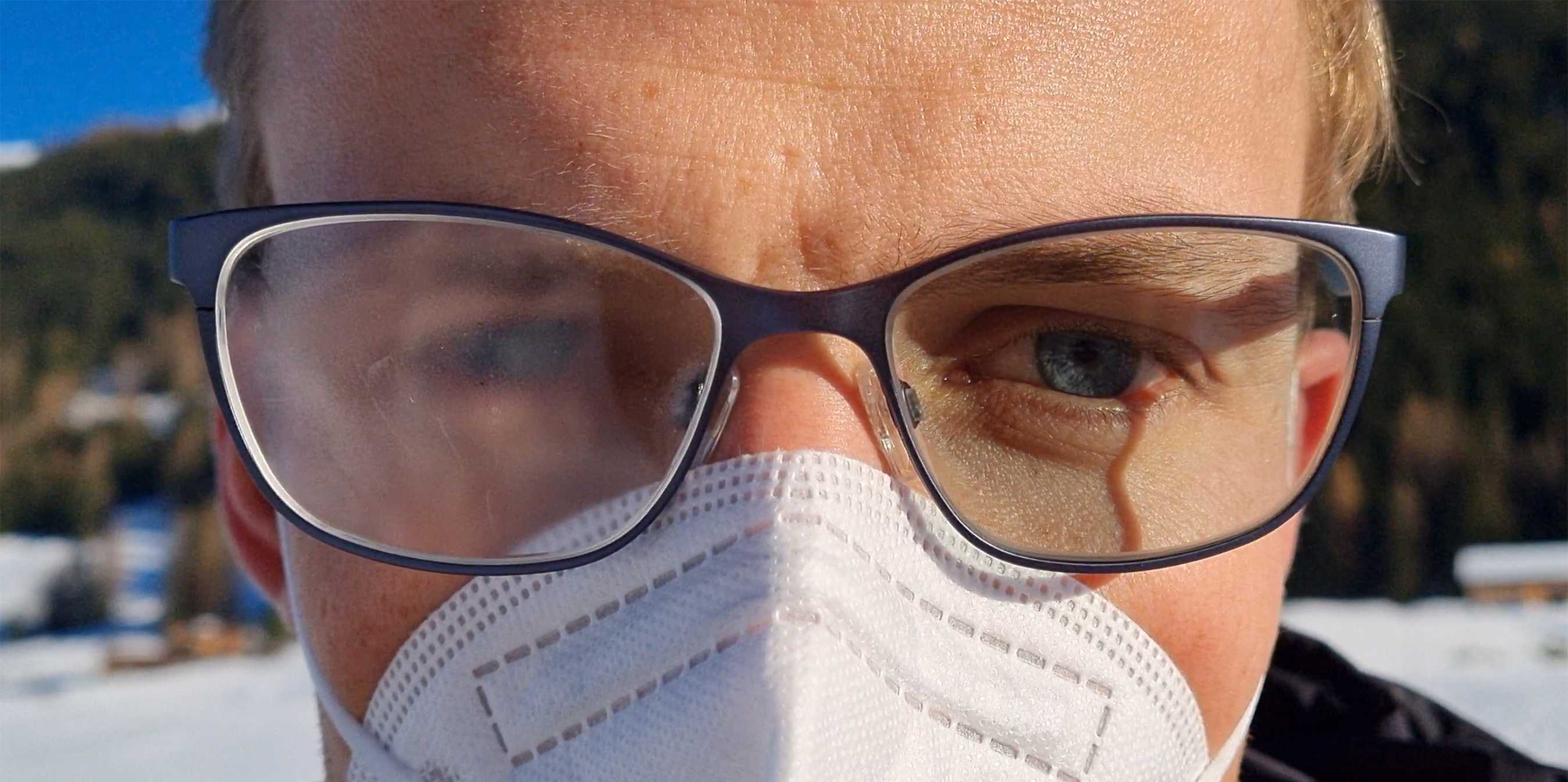 LabEmerging's tweet card. Researchers from ETH Zurich have developed a new transparent gold nanocoating that harnesses sunlight to heat the lenses of glasses, thereby preventing them from fogging in humid conditions. This...