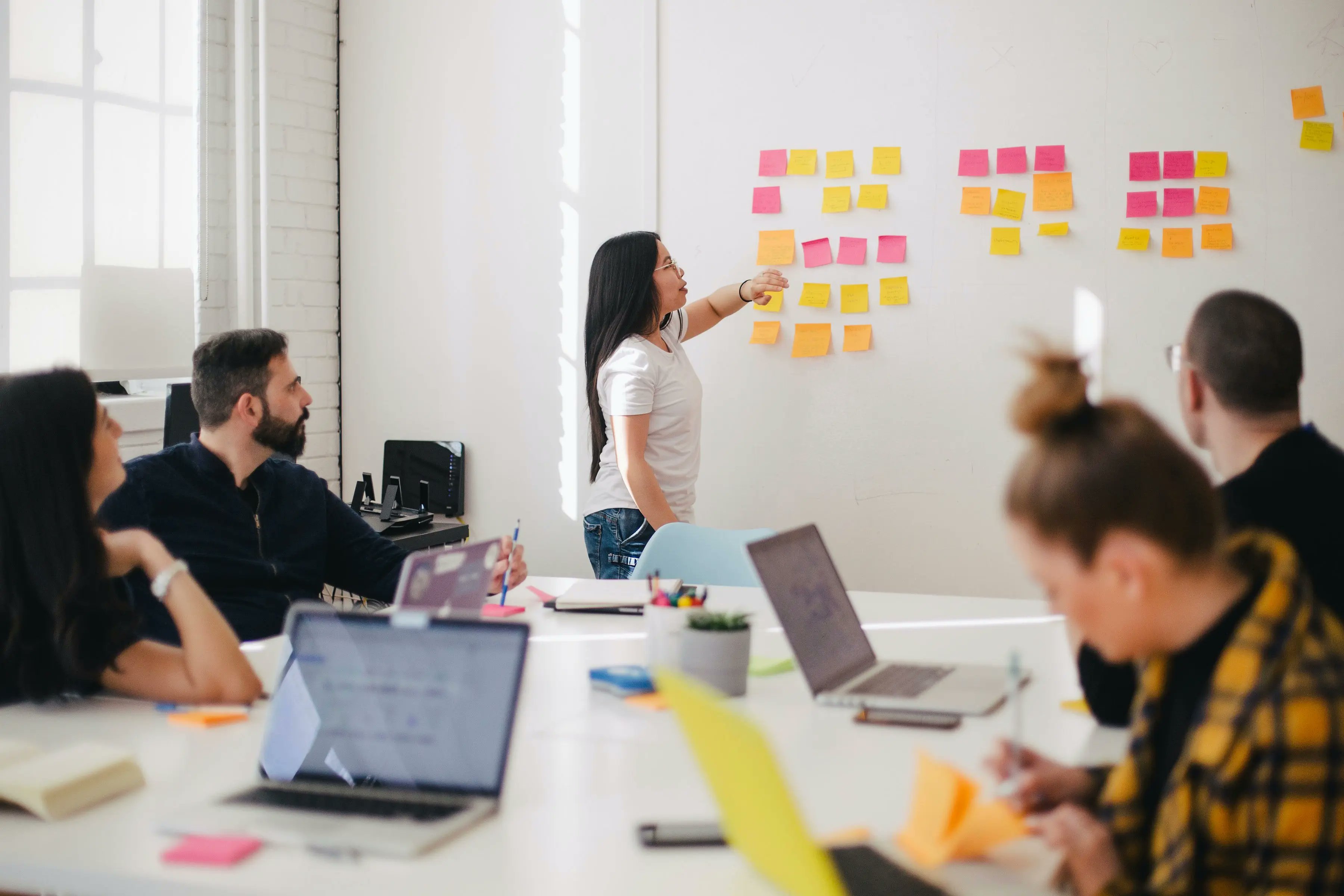 ocdatabases's tweet card. One of the most popular ways to prioritize project requirements is the MoSCoW method. I will show you how to implement the MoSCoW prioritization into Jira.