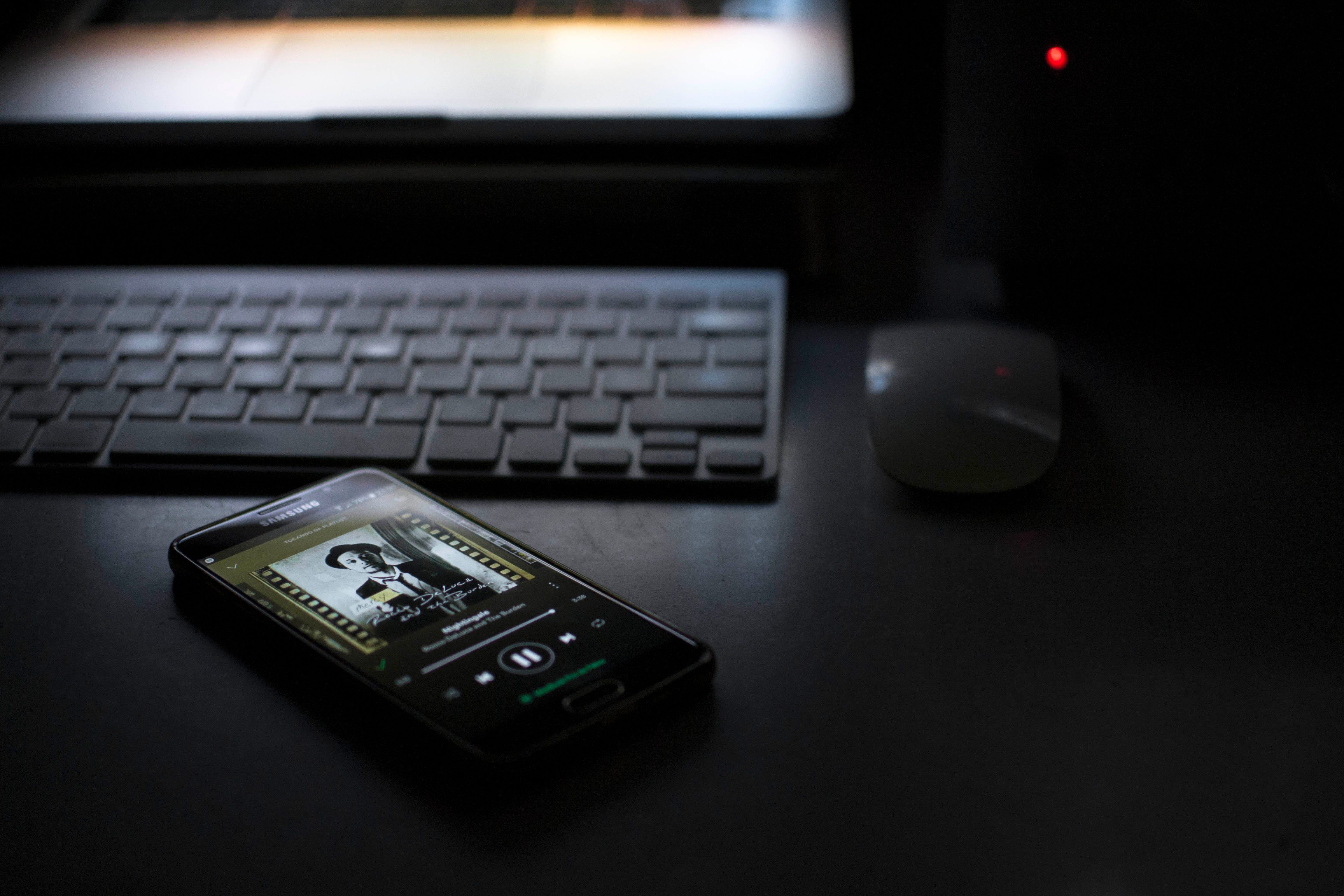 TheFlutterDev's tweet card. In this part of series of articles on building a spotify clone, we are going to build a simple UI for the logic we had discussed on Day4…