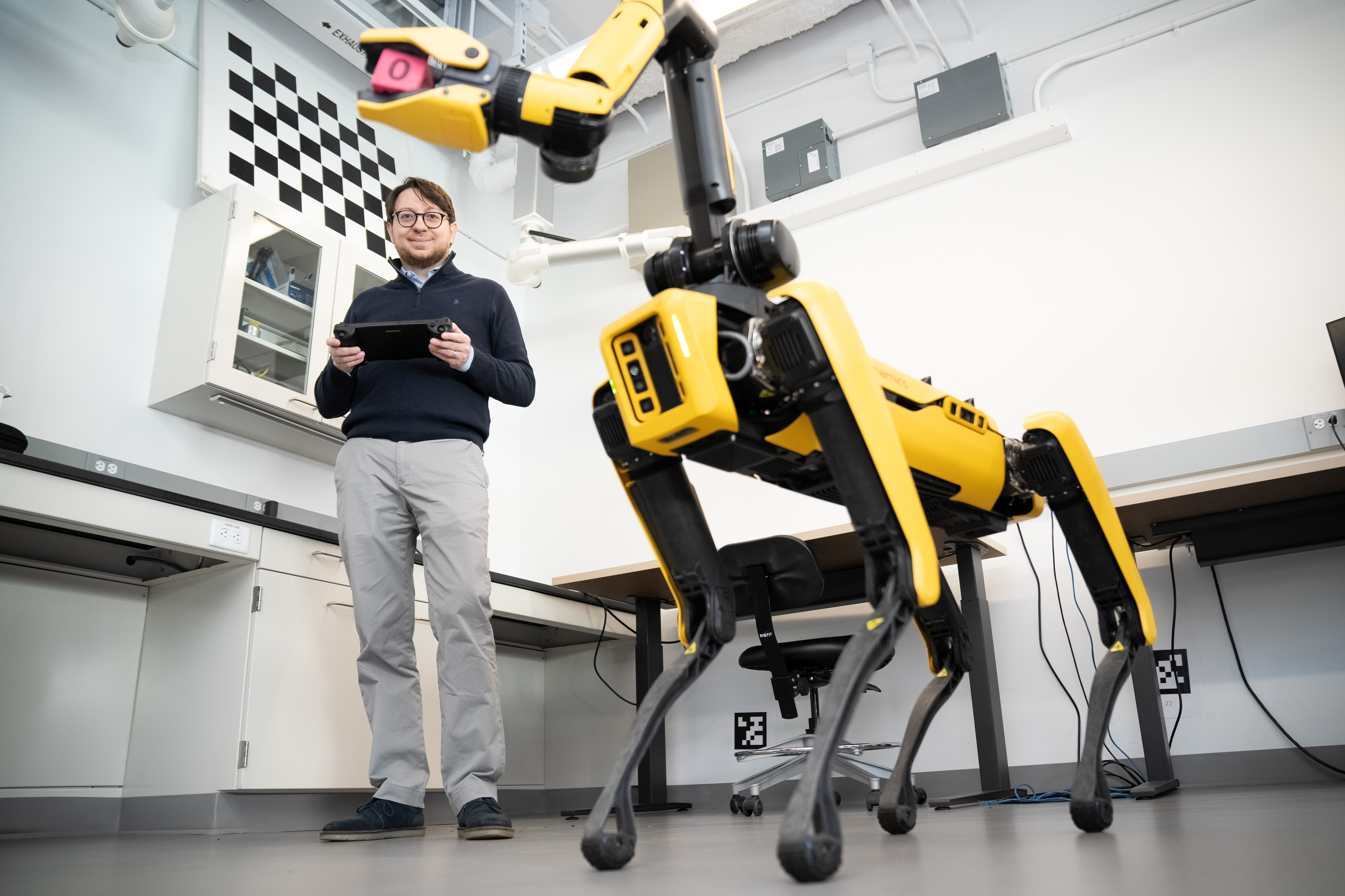 SustainHistory's tweet card. MIT Associate Professor Luca Carlone works to give robots a more human-like perception of their environment, so they can interact with people safely and seamlessly.