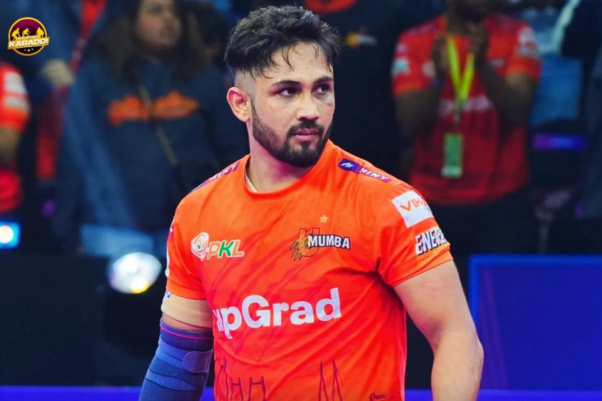 RBharatdigital's tweet card. Pro Kabaddi 2025: यू मुंबा ने जयपुर पिंक पैंथर्स को 37-36 से हराकर लगातार तीसरी जीत दर्ज की। कप्तान सुनील कुमार ने खेल के दौरान रणनीति बदलने की अहमियत बताई।