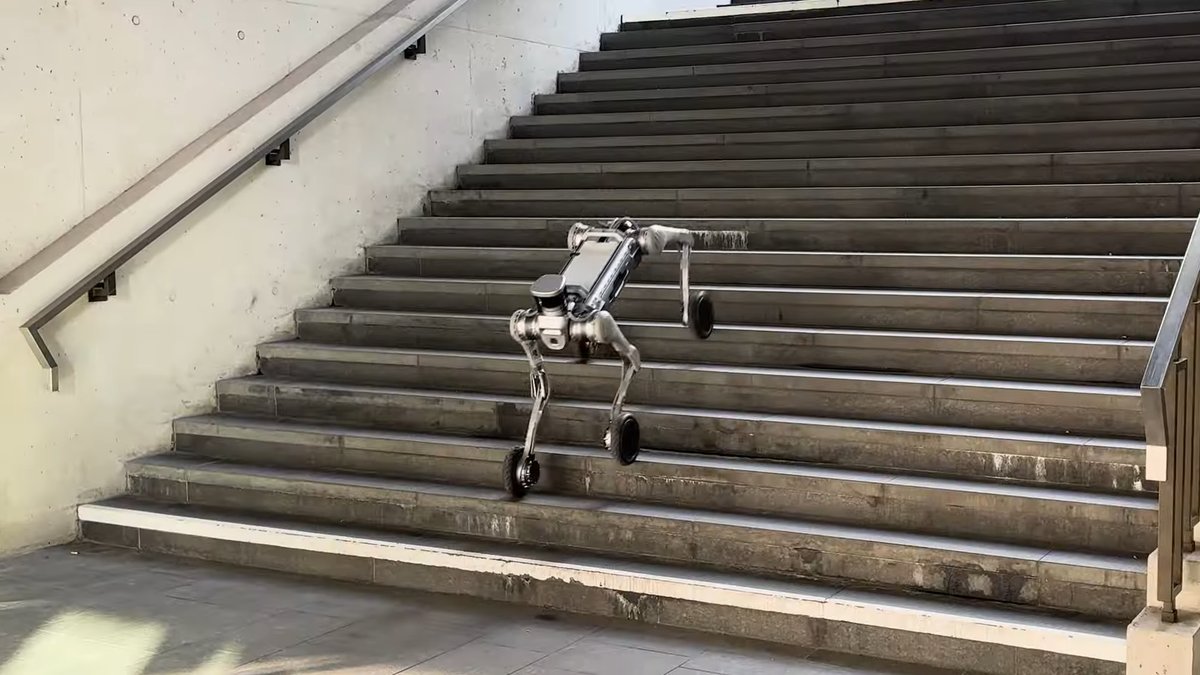 IEEESpectrum's tweet card. Your weekly selection of awesome robot videos