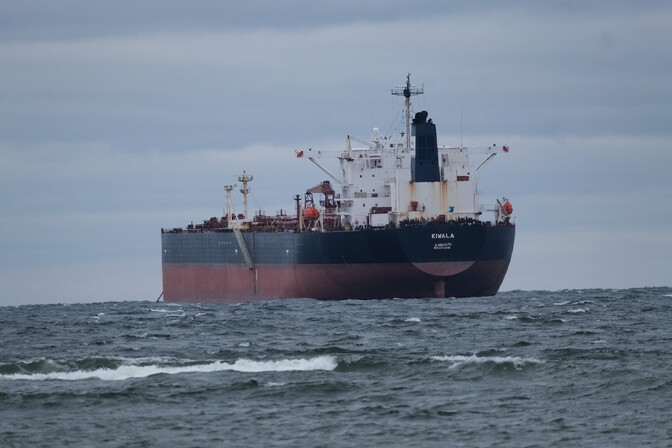 errnews's tweet card. While Estonia's marine fuel kings claimed sanctions ended their business in 2023, their former ships still operate in the Baltic via front companies.