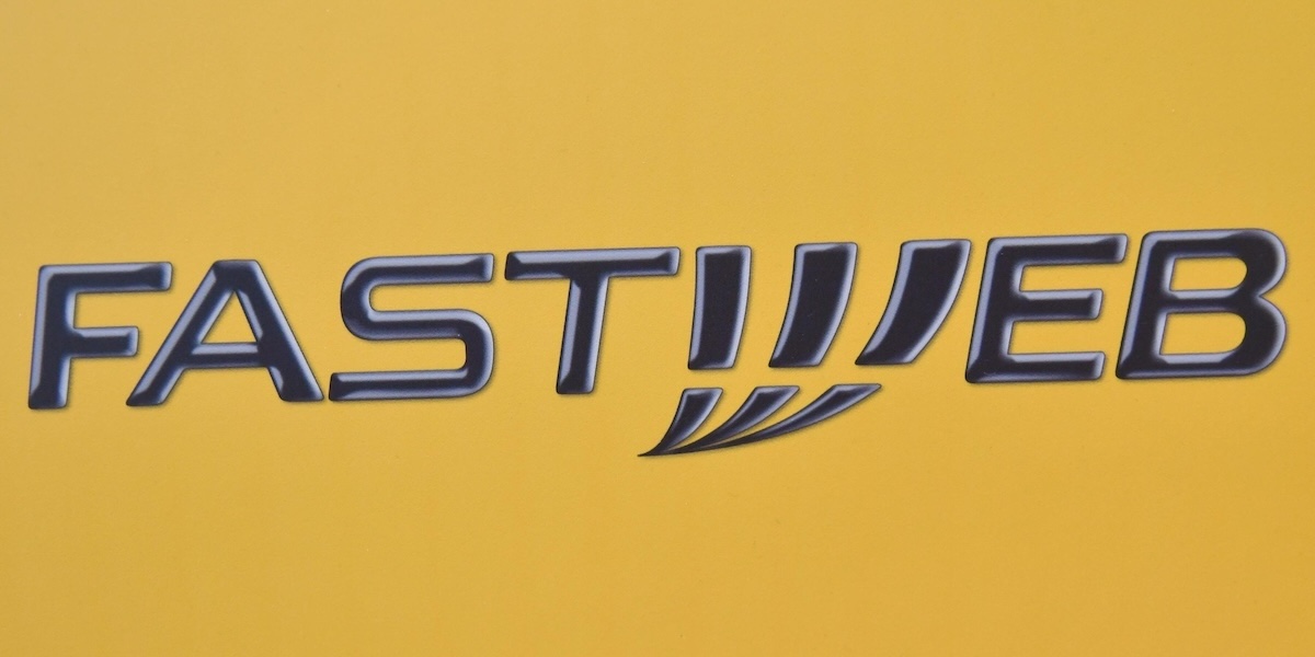 ilpost's tweet card. Molti utenti di Fastweb stanno avendo problemi di connessione - Il Post