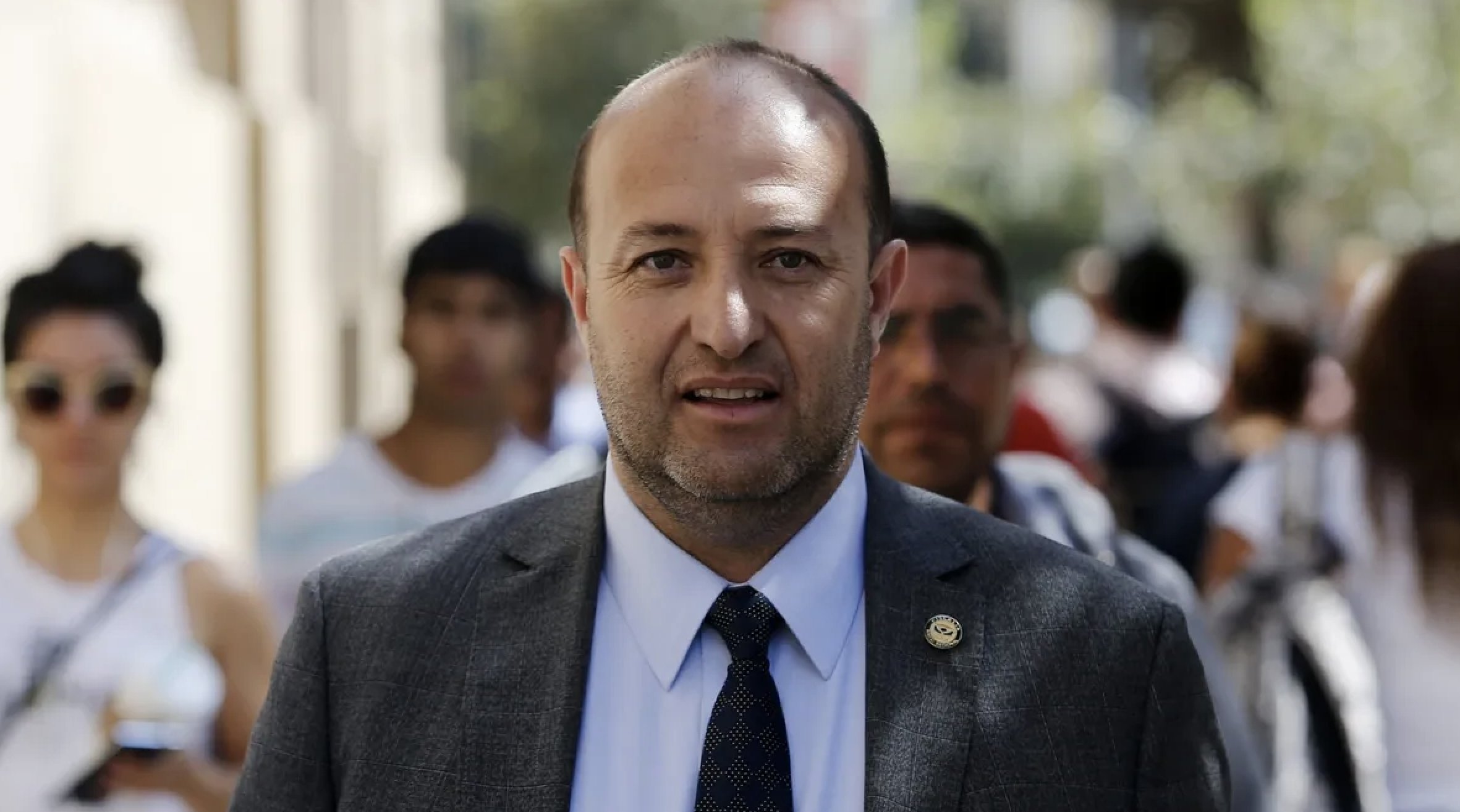 ContrapoderCH's tweet card. Hace un par de días, la jefa territorial y vocera del comando de Jeannette Jara, Nicole Cardoch, expuso una serie de mensajes enviados por el exfiscal Manuel Guerra. Incluso, Cardoch le respondió con...