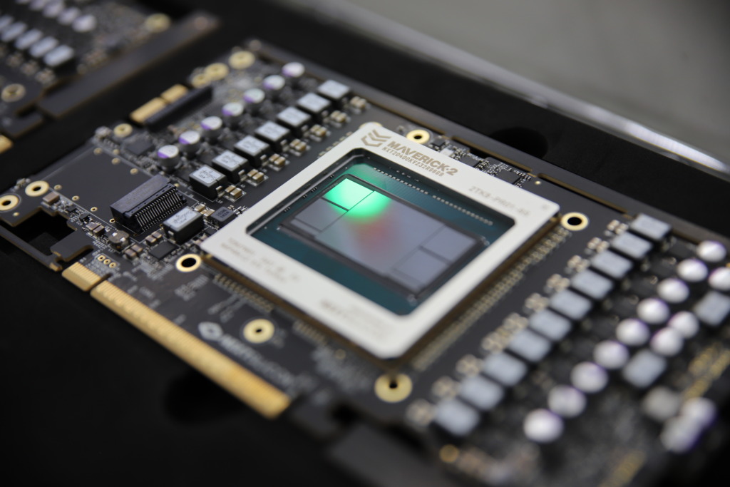 geektimecoil's tweet card. NVIDIA מיצבה את עצמה בשנים האחרונות בתור ה-שם בכל הקשור לשבבים עוצמתיים, וכראיה היא גם החברה בעלת השווי הגבוה ביותר בעולם כיום. ולמרות זאת, סטארטאפ ישראלי