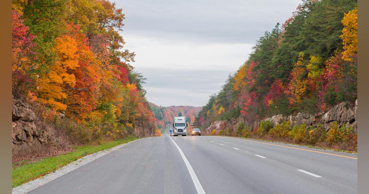 fleetowner's tweet card. Fleet professionals weigh customer service, telematics, and insurance savings as the most important factors in choosing technology providers.