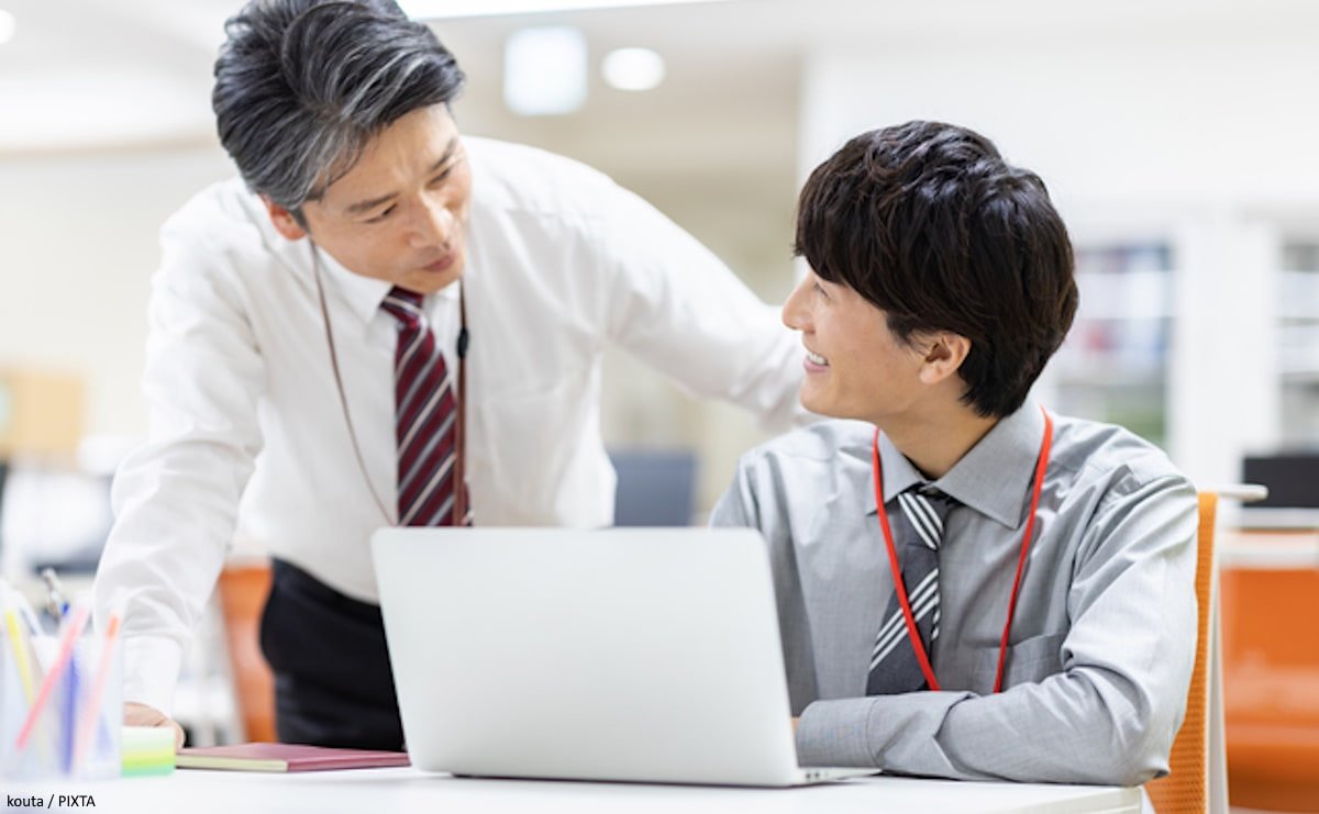php_biz_editors's tweet card. 人材育成は今より昔の日本企業のほうが得意だった？立教大学教授・中原淳さんが、フィードバックを軸に背景を解き明かします。