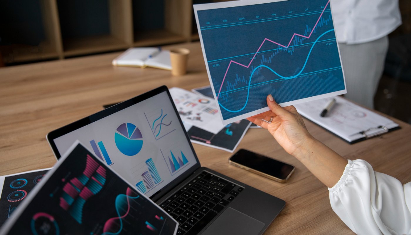gleecus's tweet card. Learn how Data Augmentation boosts AI model accuracy, reduces overfitting, and saves costs by creating smarter training data from existing datasets.