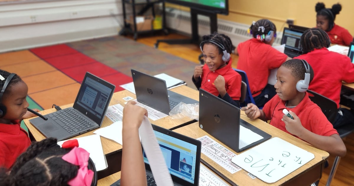 MASCSchoolComm's tweet card. Researchers analyzed thousands of virtual tutoring sessions word by word to understand the impact of tech snafus and divided tutor attention. Their work suggests ways to make a relatively affordable...