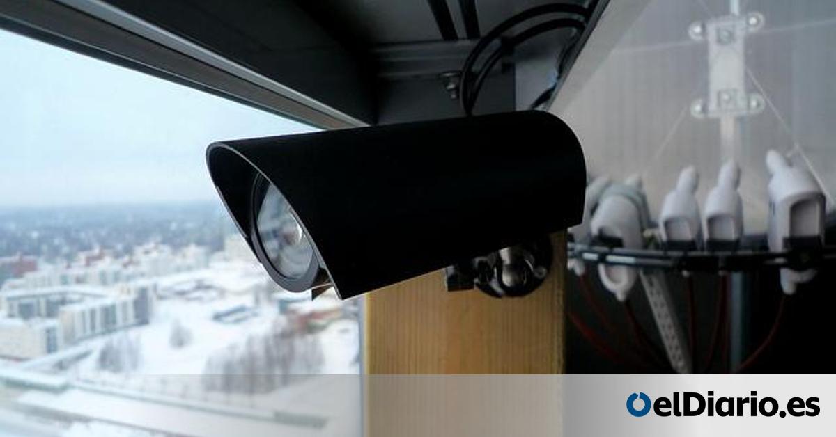 CriptoLab's tweet card. Un fallo en una librería de código utilizada por la mayoría de cámaras conectadas al Internet de las Cosas permite a un hacker tomar el control y verlo todo