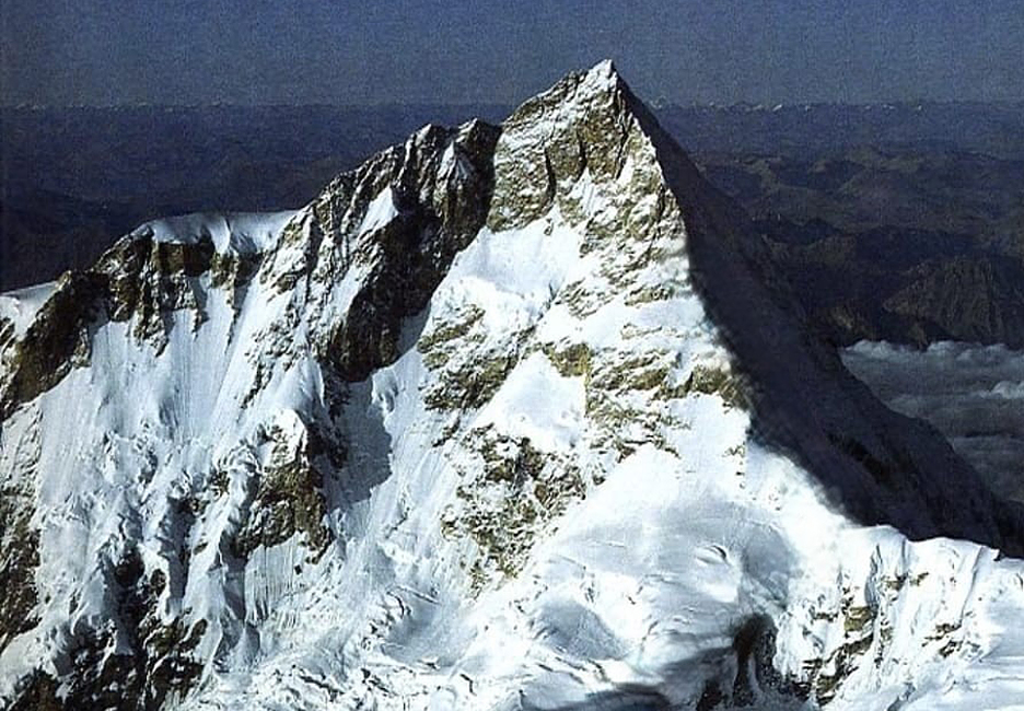 ExplorersWeb's tweet card. In another epic climb to an epic season in Nepal, a five-person Russian team has done a new alpine-style route up the formidable Southwest Face of Manaslu.