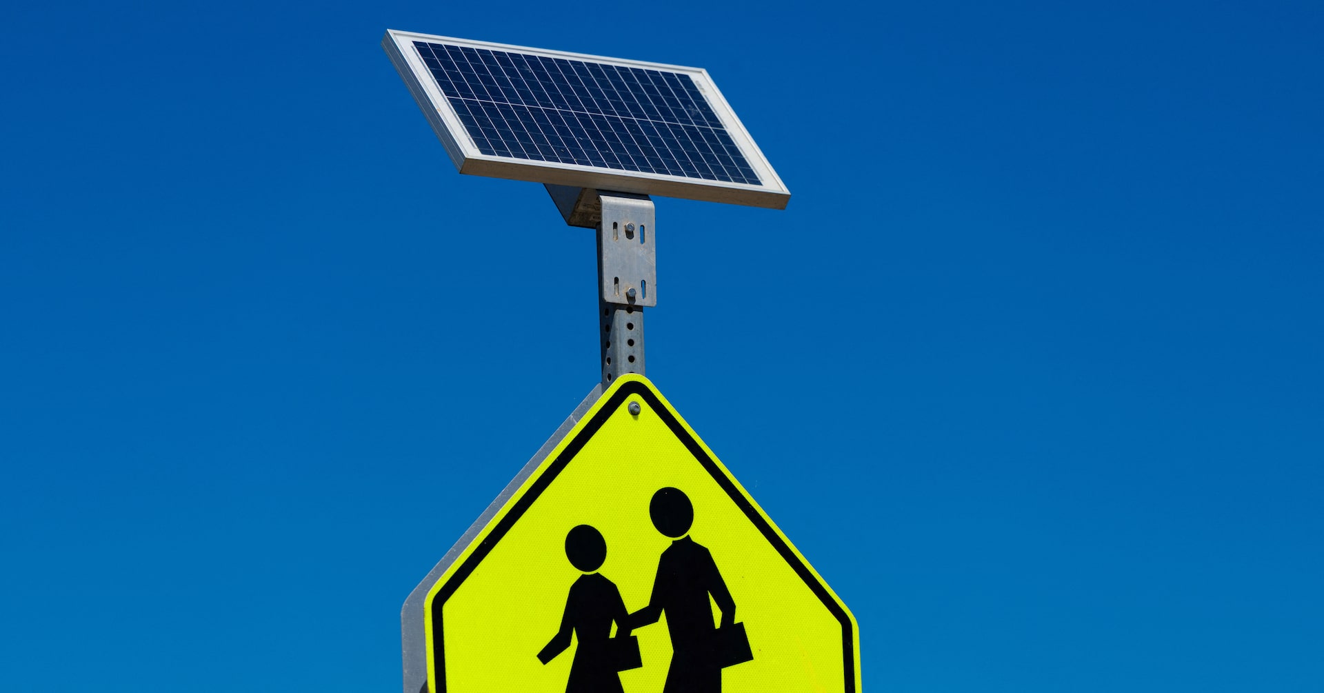 CommTechWow's tweet card. U.S. officials say solar-powered highway infrastructure including chargers, roadside weather stations, and traffic cameras should be scanned for the presence of rogue devices – such as hidden radios...