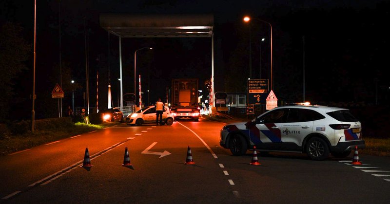 Kopstaartbotsing bij sluizen Farmsum