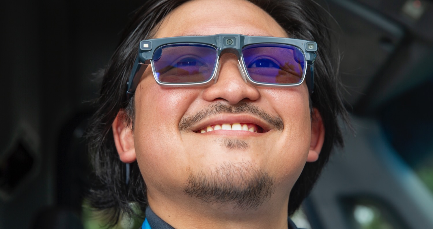 TechGuideAU's tweet card. Amazon has combined AI with computer vision technology to develop a pair of smartglasses designed help navigate a fast and safe path to deliver orders to a customer’s doorstep even faster. Announced...