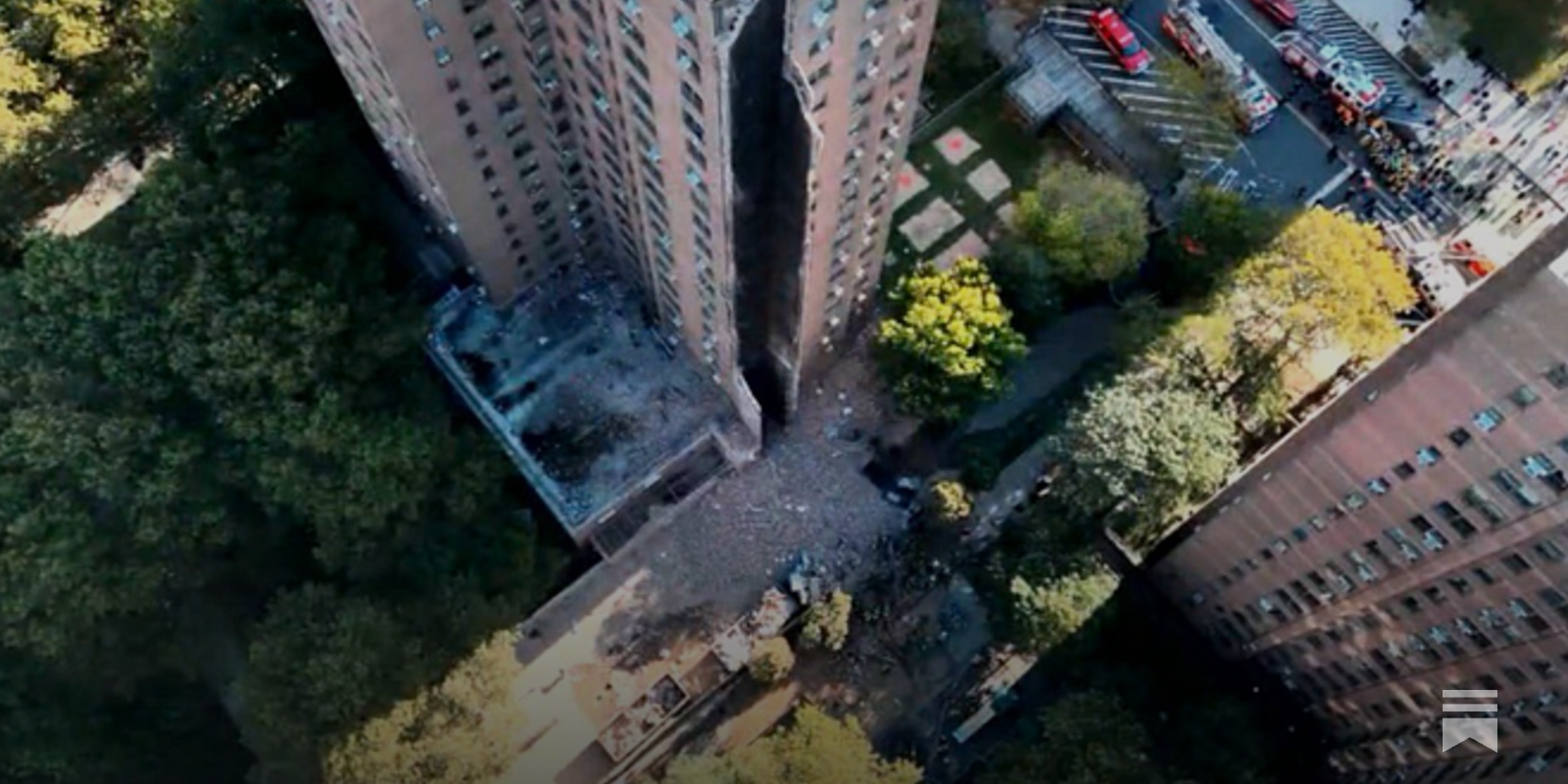 discourse_blog's tweet card. A very literal housing collapse shows us the future that capitalists want.