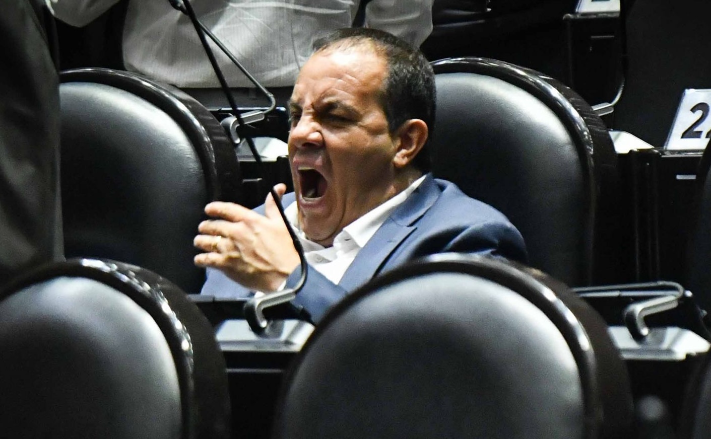 Juan_OrtizMX's tweet card. A pesar de su nula productividad, Cuauhtémoc Blanco percibe un salario mensual de 75 mil pesos, además de apoyos por 45 mil pesos, atención ciudadana de 28 mil pesos, sin olvidar transporte y...