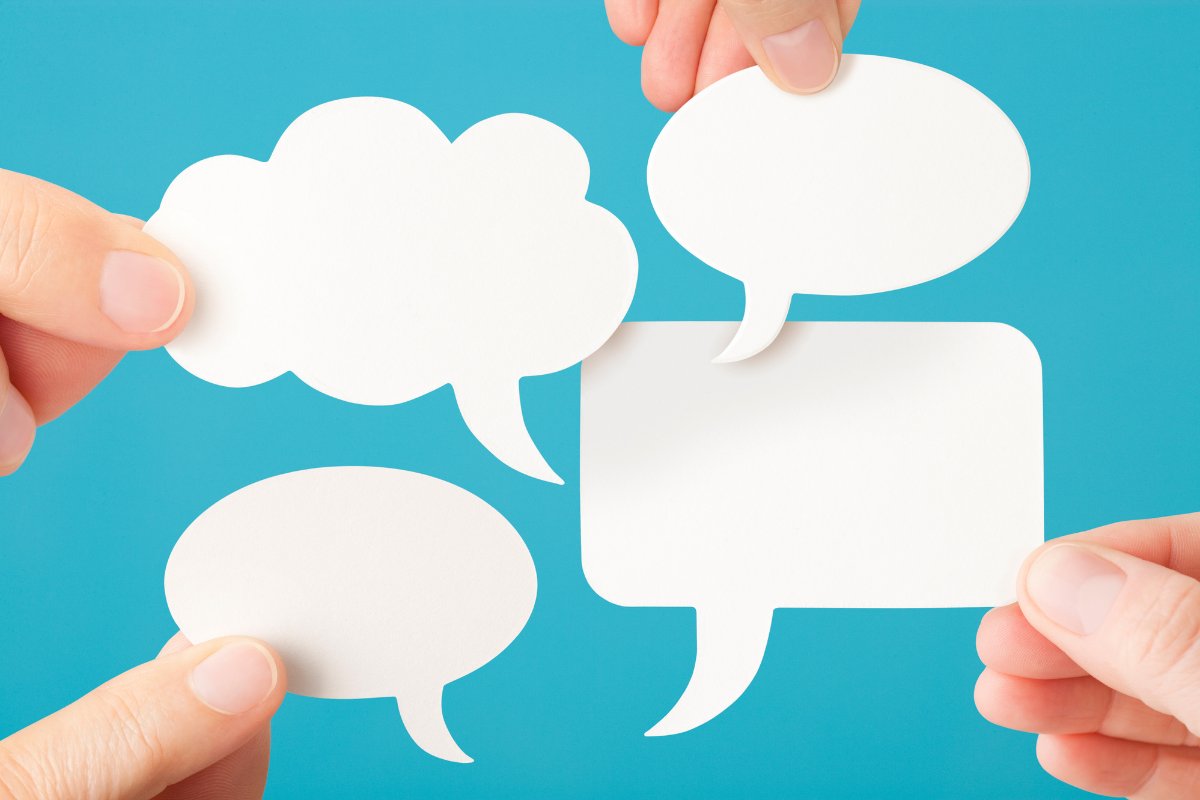 biconnections's tweet card. Learn how to leverage online talks from industry experts to build trust, get in front of a new audience, and become known. Discover the tips and tricks for success!