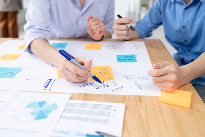 _Join_The_Crowd's tweet card. Dive into the key considerations and best practices for successfully implementing DevOps into your organization.